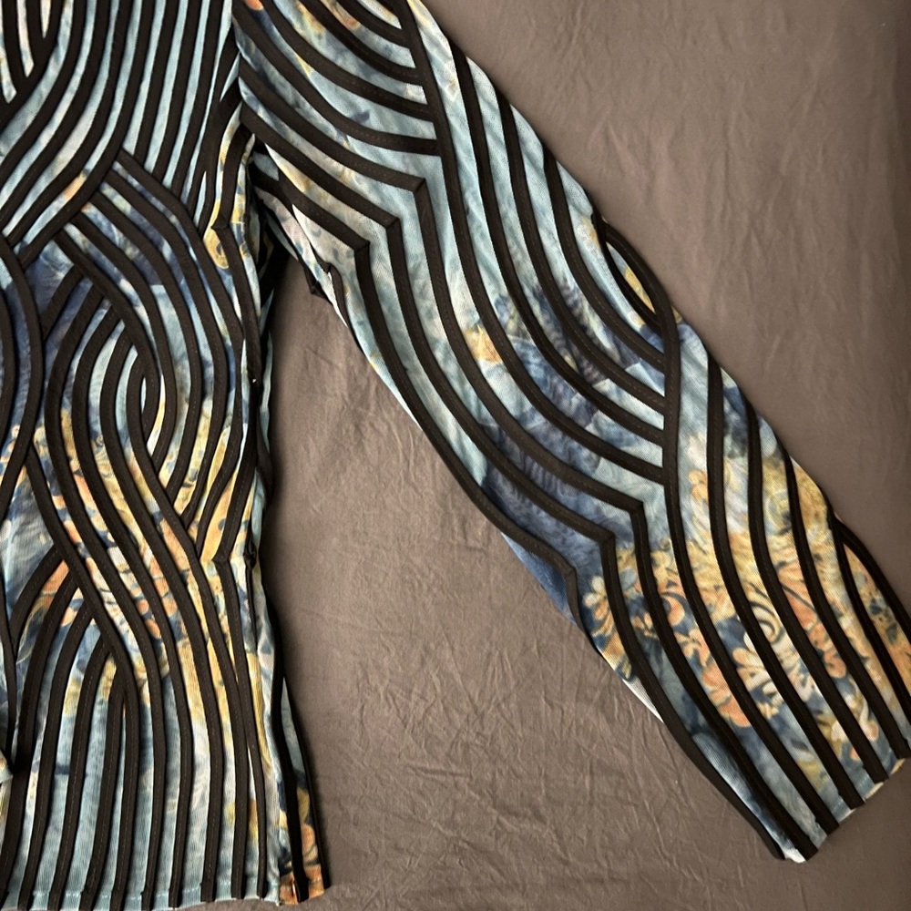 Blouse - Picture 2 of 5